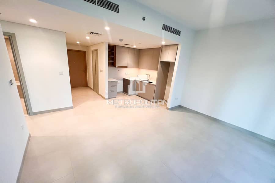 Modern Design | Prime Location | Waterfront Living Modern Design | Prime Location | Waterfront Living