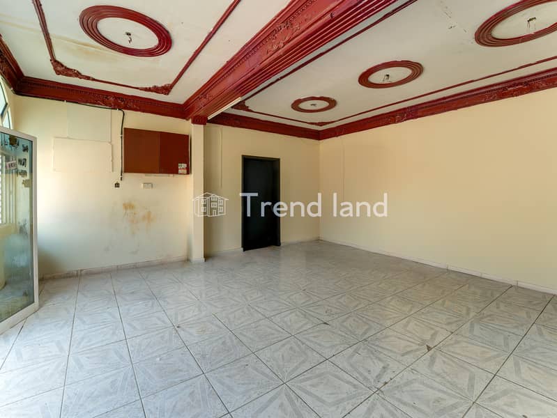 8 Living Room-1. jpg