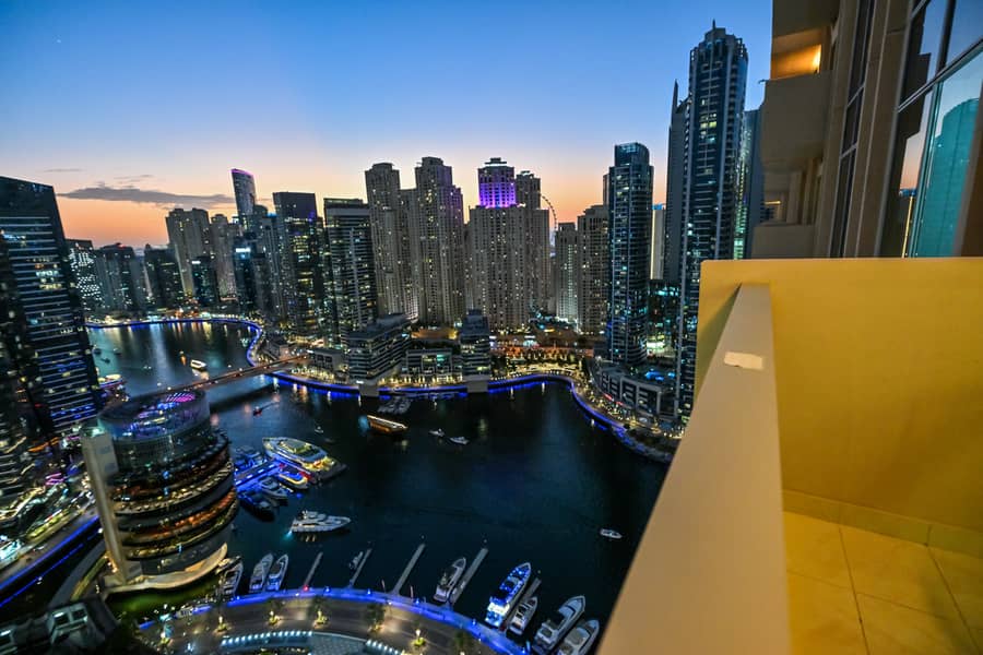 Balcony night view. jpg Balcony night view. jpg