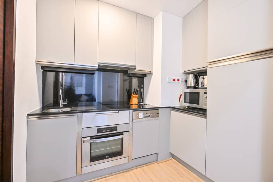 15 Kitchen 2. jpg