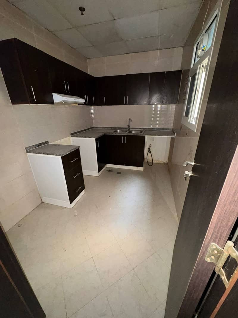2 31ee4294-bed6-4abb-832d-63c6e8263d87. jpg