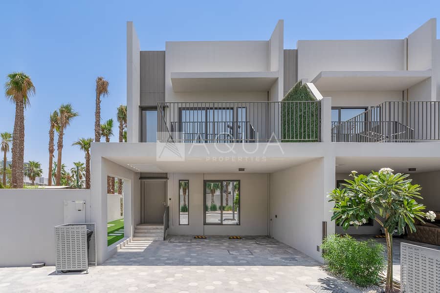 Modern Townhouse | Corner Unit | Garden Modern Townhouse | Corner Unit | Garden