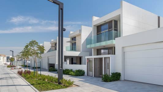 Wonderful Four-Bedroom Contemporary Villa In District One Wonderful Four-Bedroom Contemporary Villa In District One