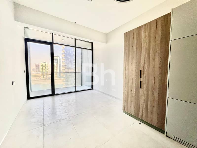 Large size studio | Flexible cheques | High floor