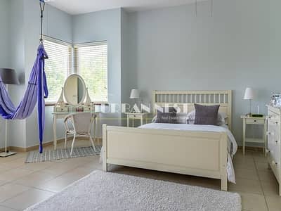 Bright and spacious stunning park view Bright and spacious stunning park view