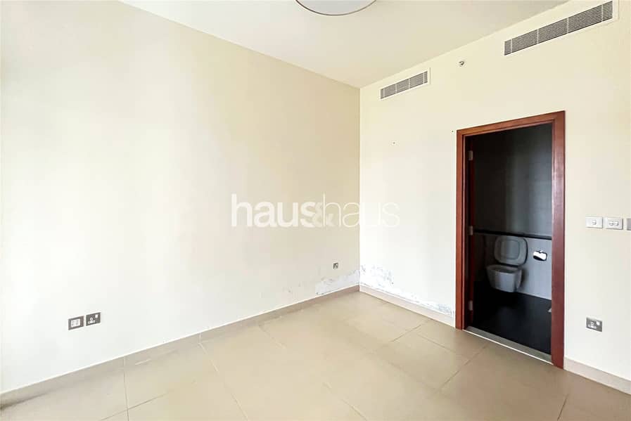 Duplex | Large Terrace | Amazing Amenities - Image 10