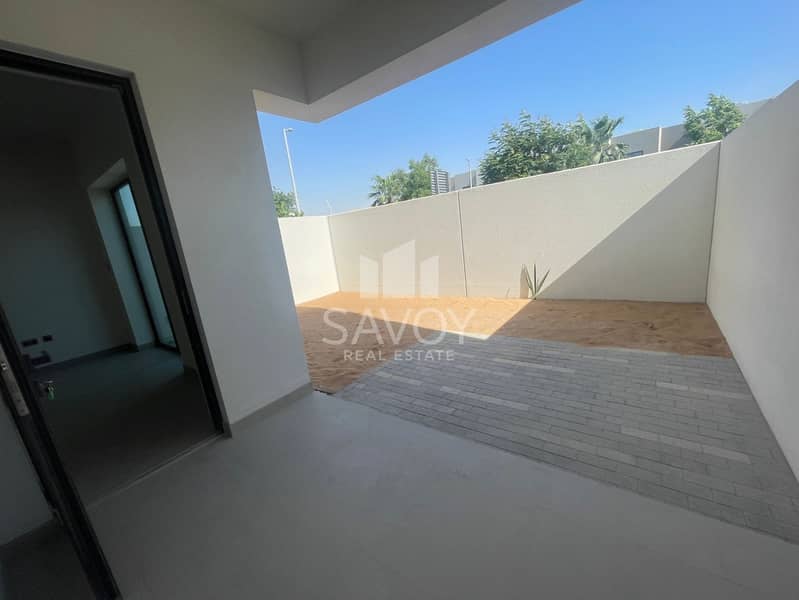 Single Row | Prime Location | First Tenant Single Row | Prime Location | First Tenant