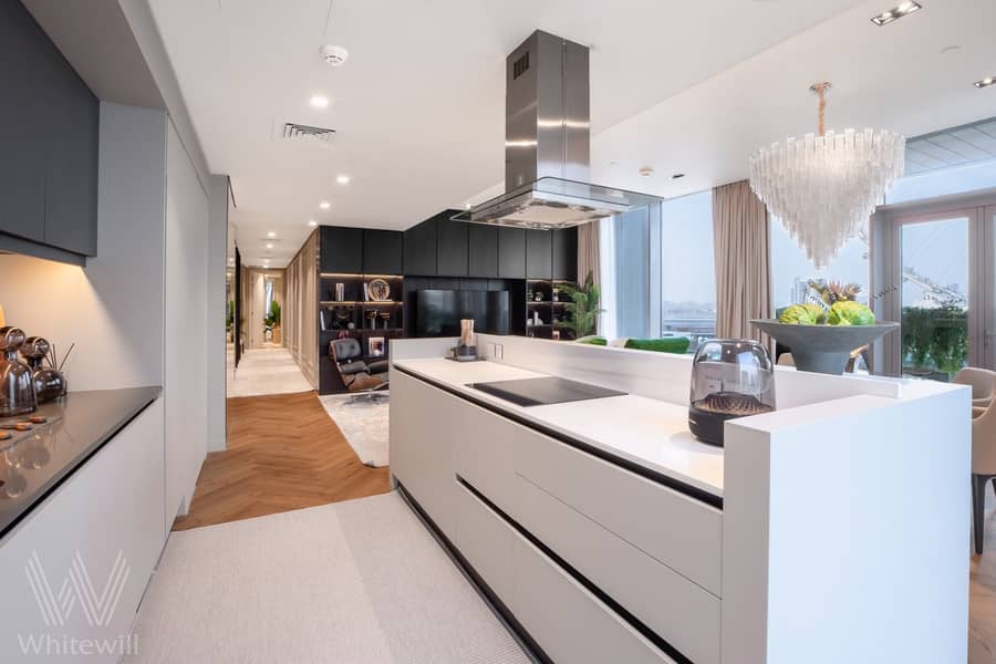 12 Kitchen(1). jpg