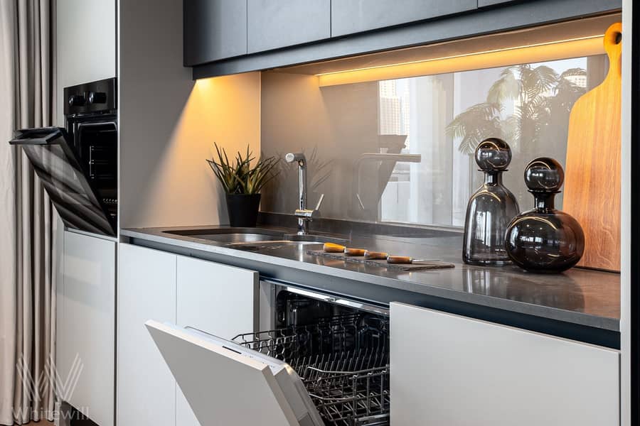 14 Kitchen. jpg