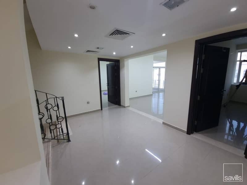 位于阿勒纳哈扬 6 卧室的别墅 280000 AED - 11631577 位于阿勒纳哈扬 6 卧室的别墅 280000 AED - 11631577