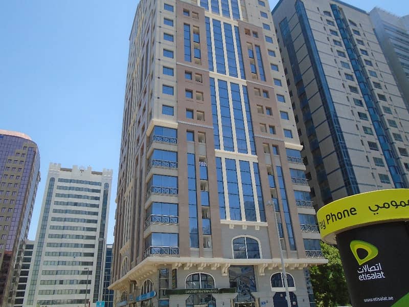 شقة في برج الجميرا شارع النجدة 1 غرف 48000 درهم - 4181075 شقة في برج الجميرا شارع النجدة 1 غرف 48000 درهم - 4181075