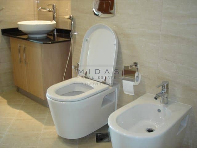 10 e479bca3-369d-46f3-b736-cbddae1c2bbd. jpg