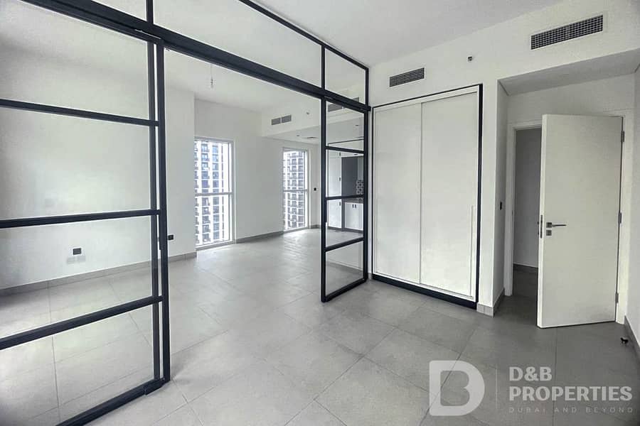 Top Building | Great Amenities | Best Location Top Building | Great Amenities | Best Location