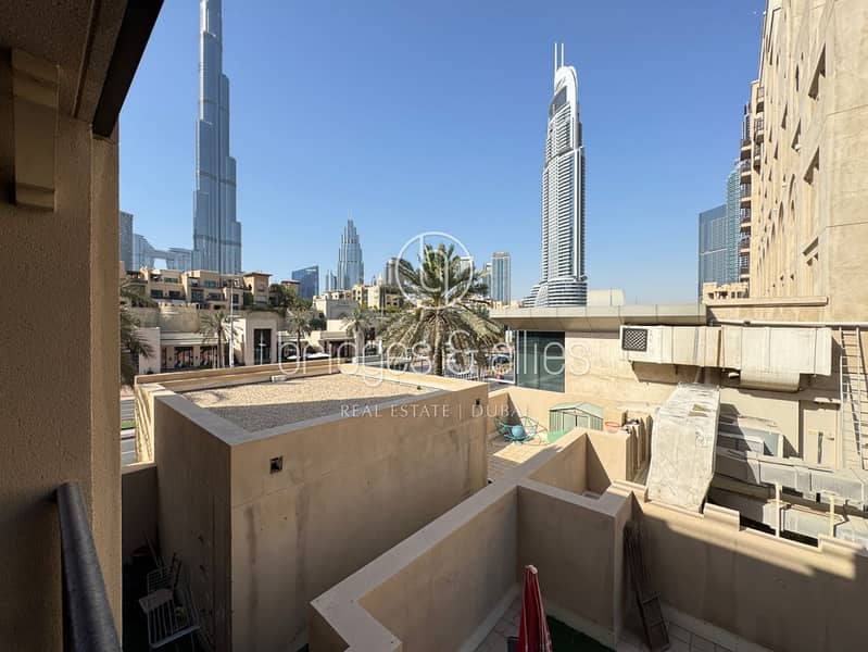 WALK IN CLOSET | 1 BED WITH PARTIAL BURJ VIEW WALK IN CLOSET | 1 BED WITH PARTIAL BURJ VIEW