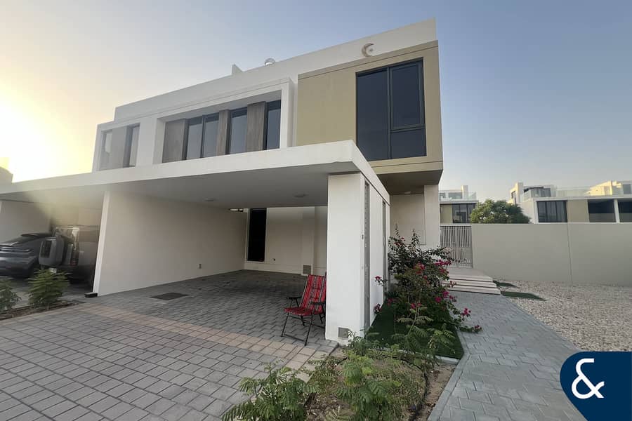 Golf Course Community | Close to the Pool Golf Course Community | Close to the Pool