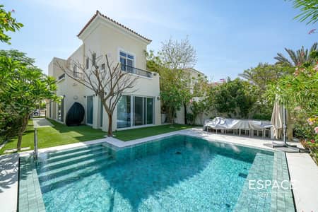 3 Bedroom Villa for Sale in The Lakes, Dubai - Stunning Renovated 2E with Private Pool