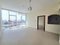 Spacious and Bright | Kitchen Equipped | 12 Cheques