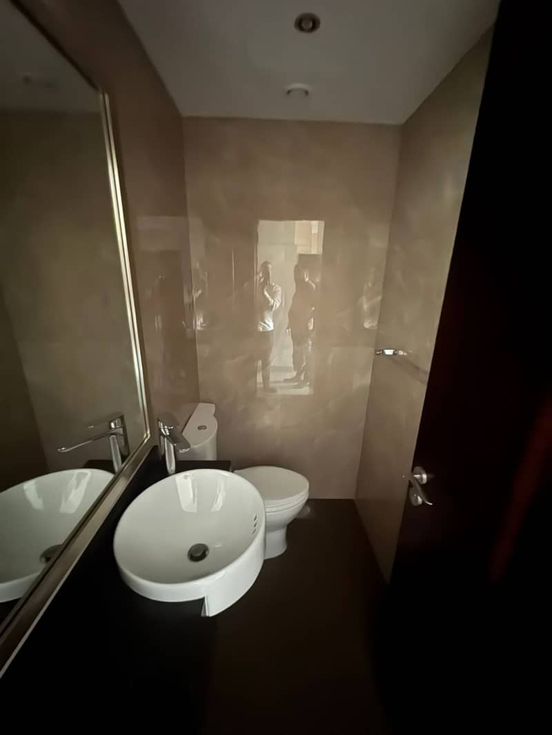 10 4. jpg
