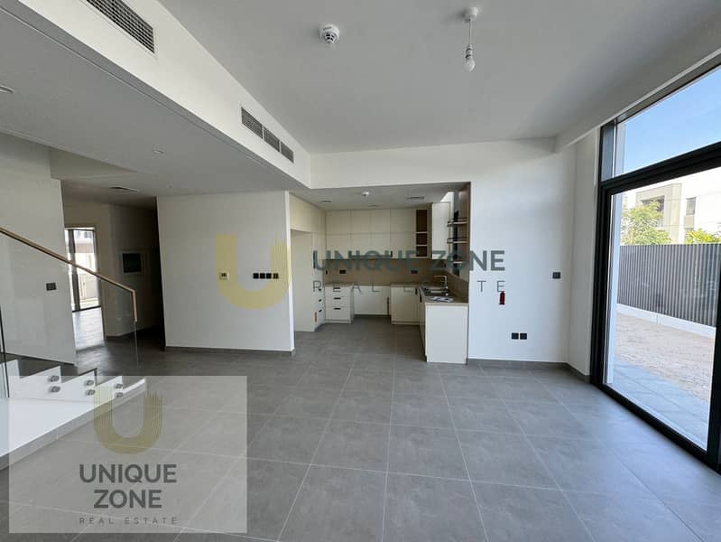END CORNER UNIT | NEAR POOL /PARK | LARGEST LAYOUT END CORNER UNIT | NEAR POOL /PARK | LARGEST LAYOUT