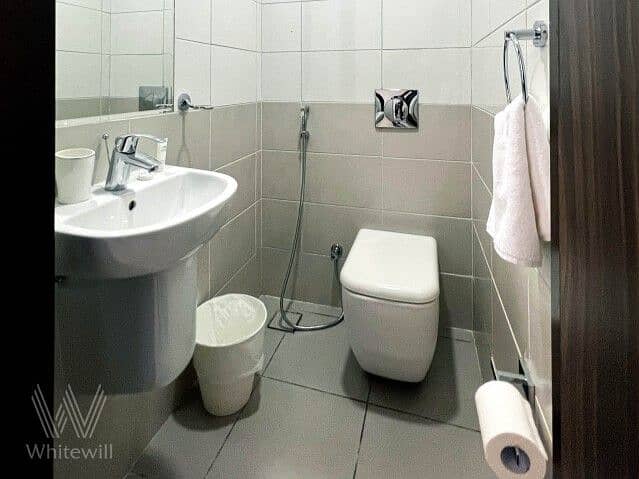 9 703 Guest Bath. jpg