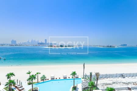 3 Bedroom Apartment for Sale in Palm Jumeirah, Dubai - Best Upgrades| Exquisite Apartment | Private Beach