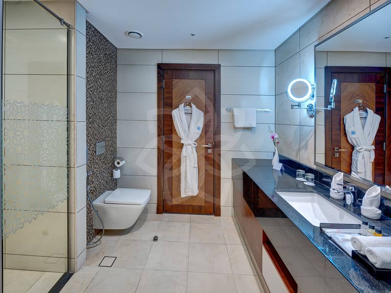 4 Bathroom2. jpg