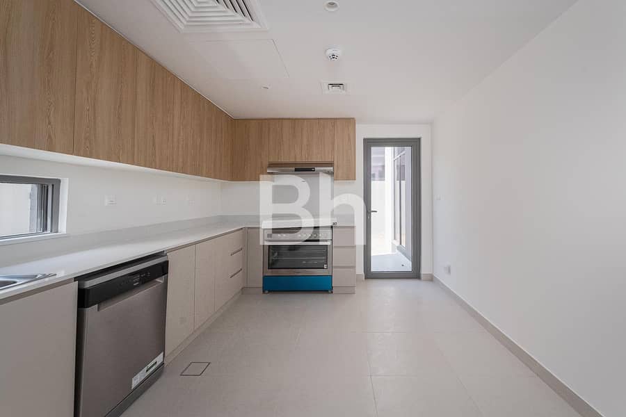 Well Priced | Close to Amenities | Prime Location Well Priced | Close to Amenities | Prime Location