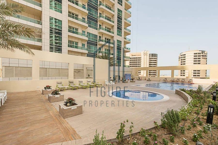 Ready to Move / Prime Location / fully New Upgraded / Close to Public Transport