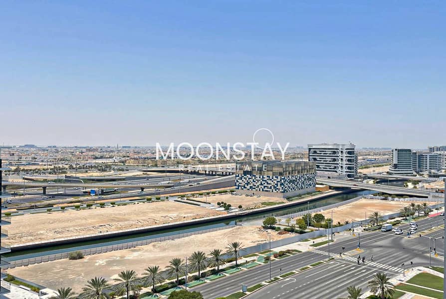 Rented Unit | High Floor | Road View Rented Unit | High Floor | Road View