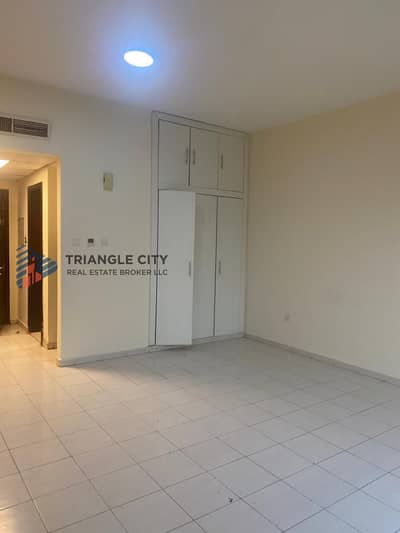 Studio for Rent in International City, Dubai - k23. jpg