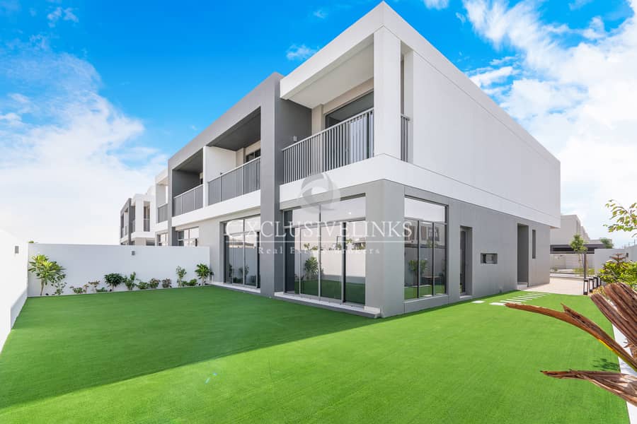 Directly on the Beach | Amazing Garden | 5 BR Directly on the Beach | Amazing Garden | 5 BR