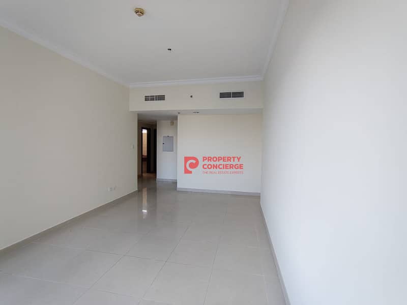 Bright Unit | Ready to Move | Closed Kitchen Bright Unit | Ready to Move | Closed Kitchen