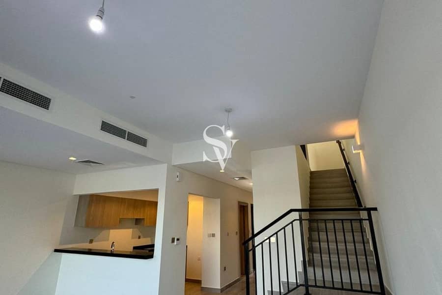 Close to Park | Middle Unit | Ready to Move Close to Park | Middle Unit | Ready to Move