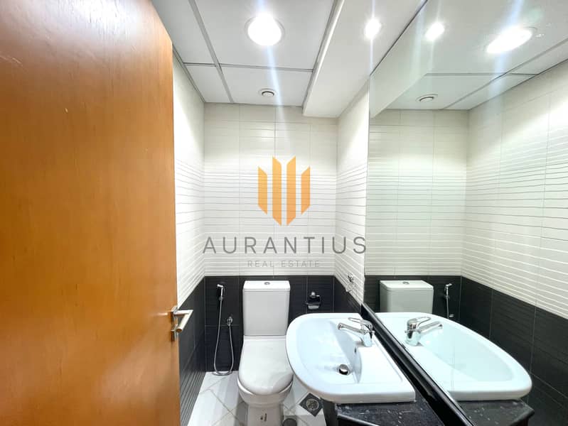 7 shams ur rehman dorra Bay Tower 2bhk guest bath. JPG