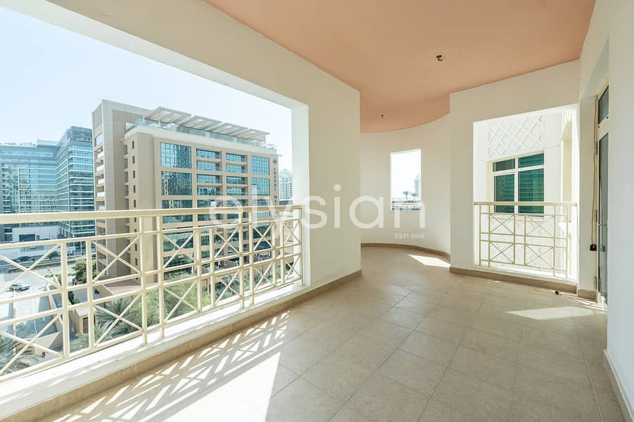 High Floor | Fantastic Views | Close to Mall High Floor | Fantastic Views | Close to Mall