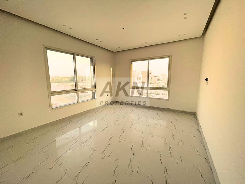 2 bd03865f-bb3d-4386-981b-59e6b98751aa. jpg