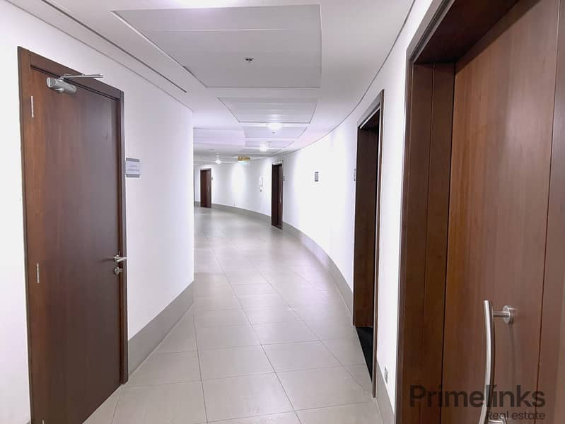 16 Hallway. jpg