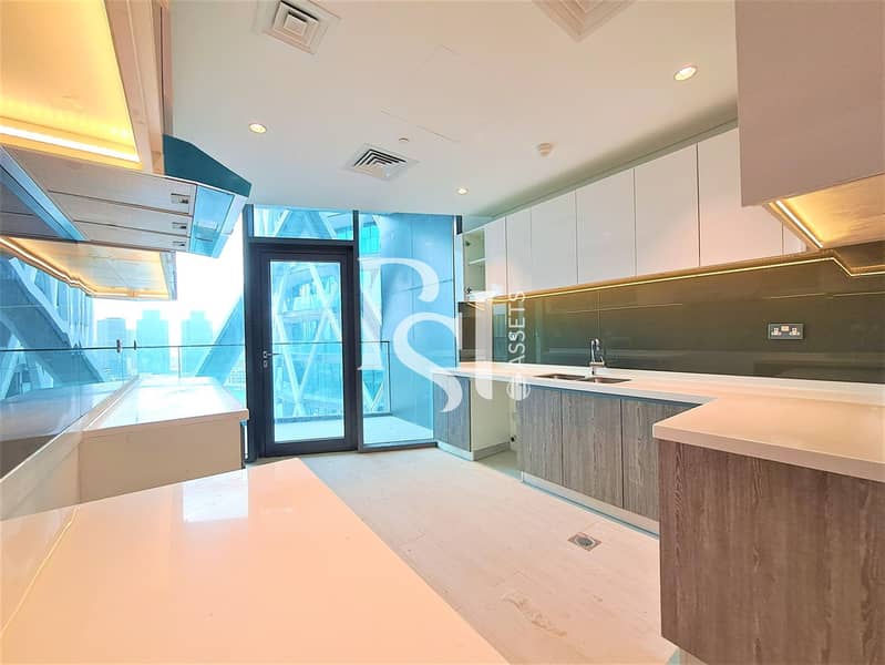 10 KITCHEN-1. jpg
