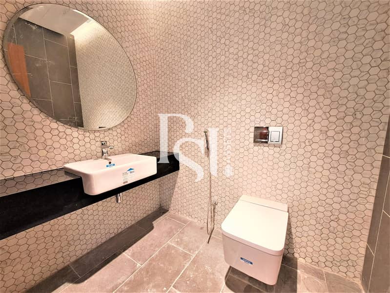 13 BATHROOM-1. jpg