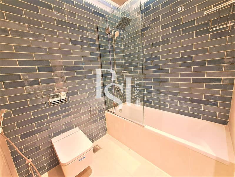 15 BATHROOM-3. jpg
