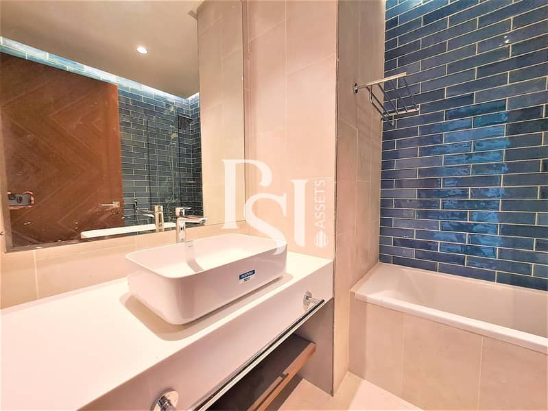 16 BATHROOM-4. jpg