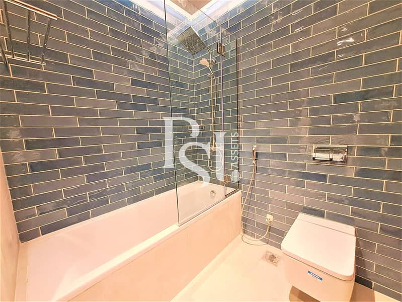 17 BATHROOM-5. jpg
