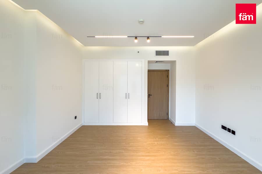 Cozy fully upgraded I Vacant I Marina View Cozy fully upgraded I Vacant I Marina View