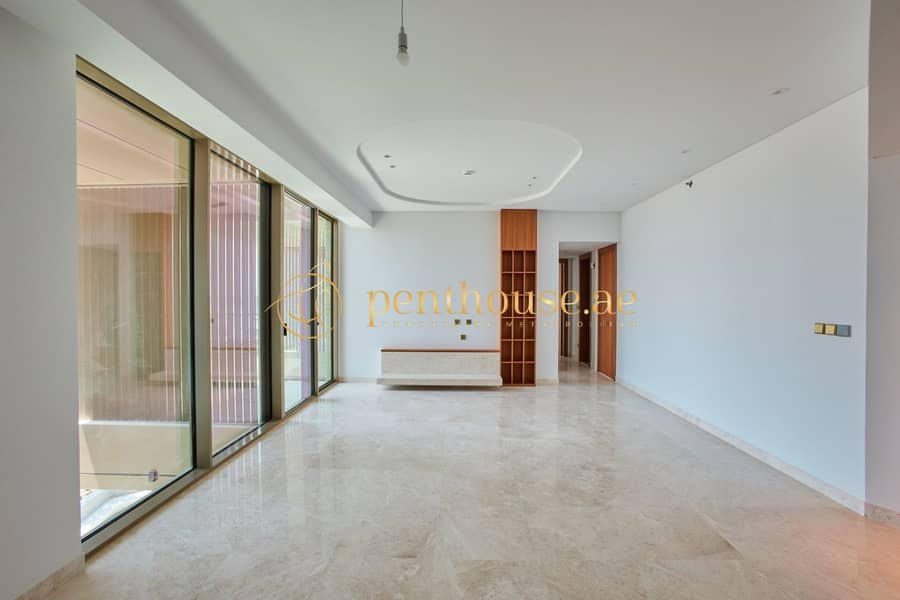 Vacant | Huge Layout | Premier Location