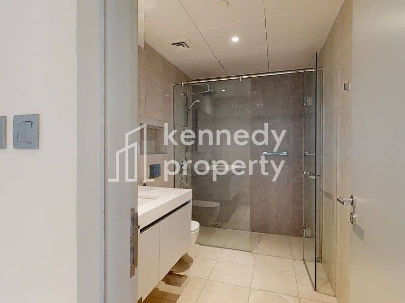 8 c6f22a16-42e1-4dd8-b136-d1c1a3baa2ce-photo_7-bathroom. jpg