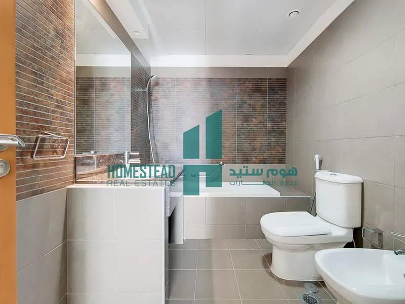 10 11-main-ensuite-0-Photoroom. png