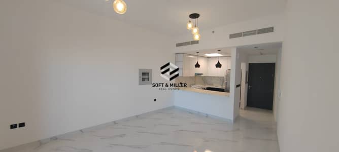 2 Cпальни Апартаменты Продажа в Арджан, Дубай - Living & Kitchen Area (4). jpeg