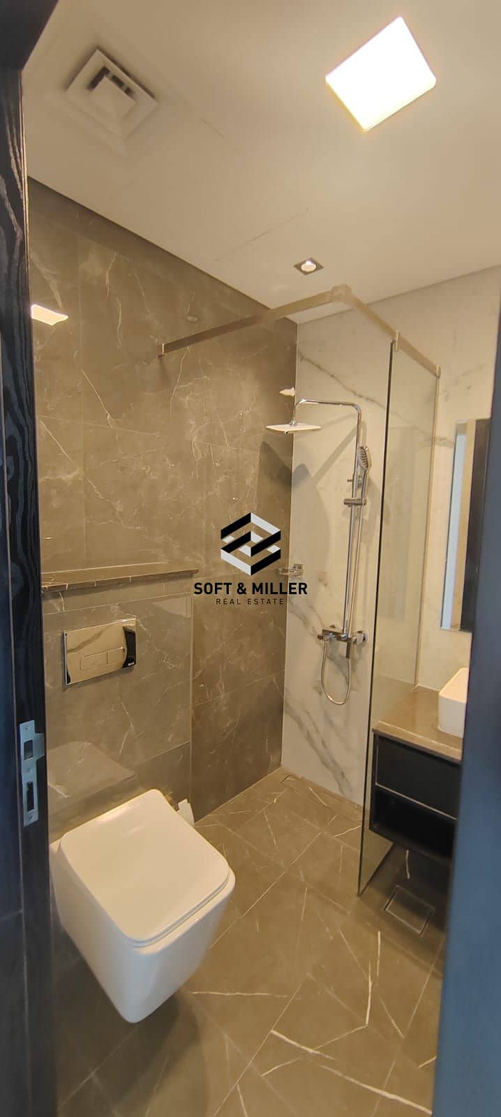 9 Bathroom (3). jpeg