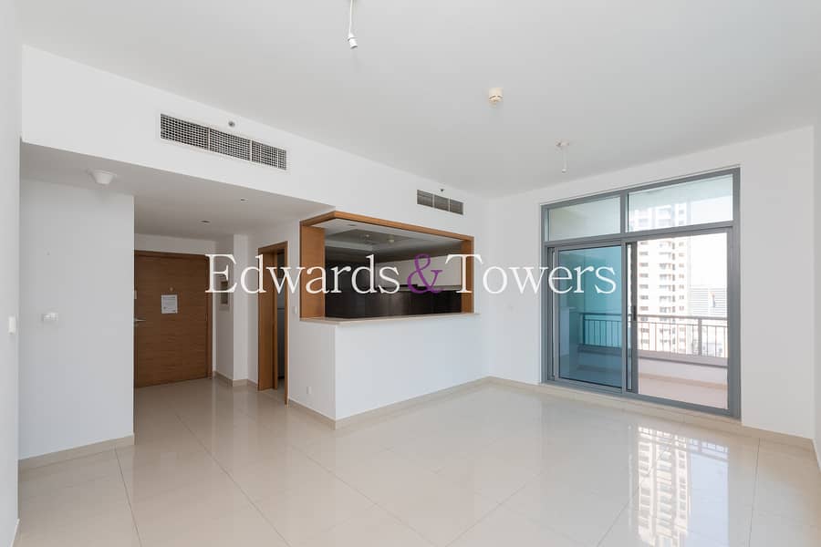 High Floor - Vacant Now - Pool View High Floor - Vacant Now - Pool View