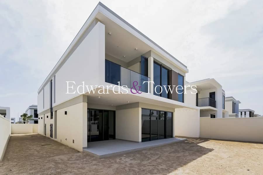 Close to Pool | Single Row | Ready To Move In Close to Pool | Single Row | Ready To Move In